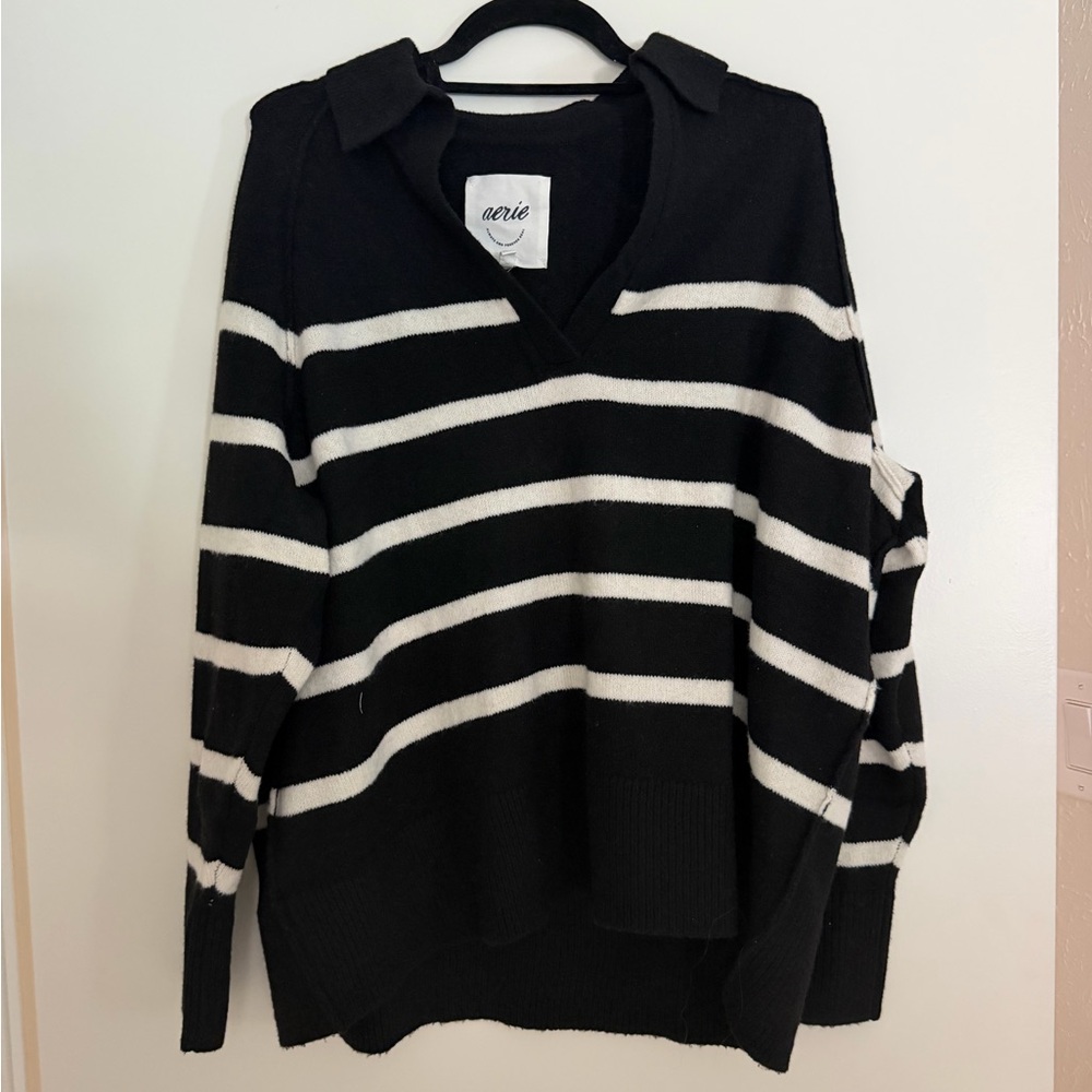 aerie Black & White Striped V-Neck Collared Sweater